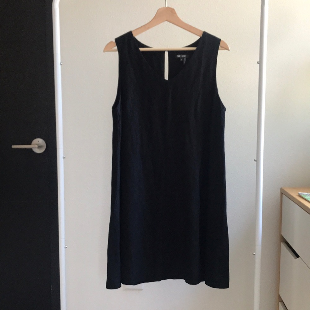 Nic+Zoe linen minimal v-neck shift dress